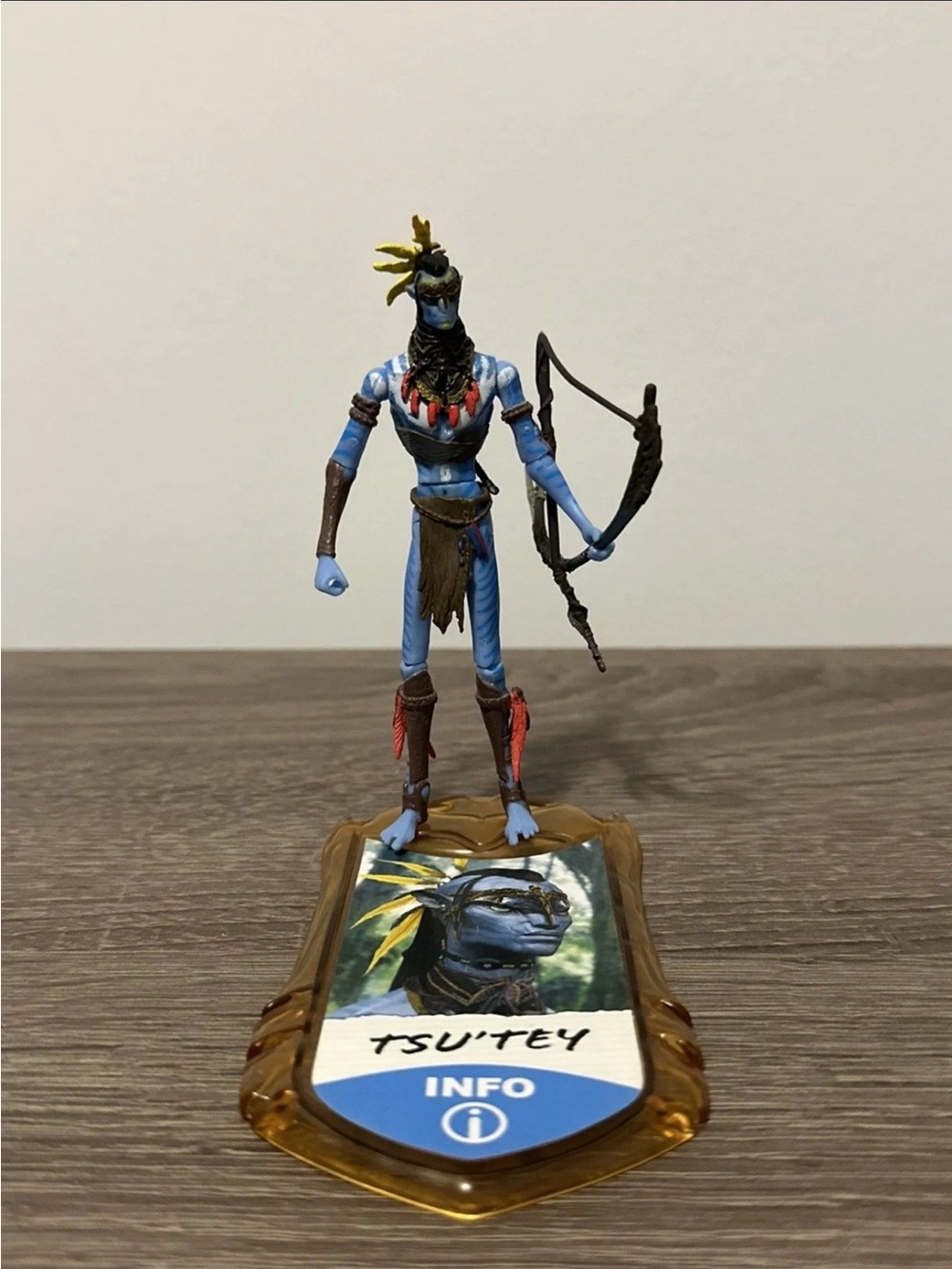 Rare Avatar Tsu-Tey War Paint Warrior
2009 Mattel Action Figure